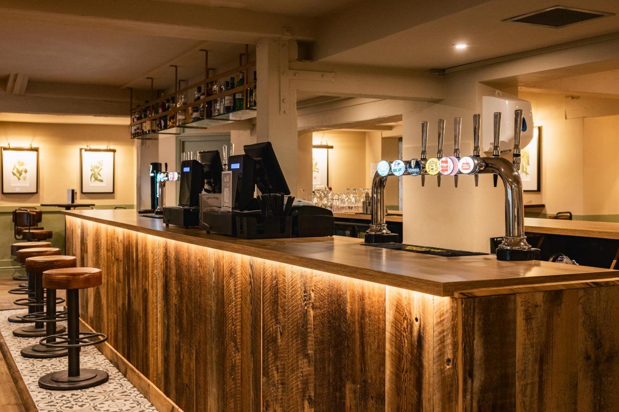 Hotel Wrexham Extérieur photo