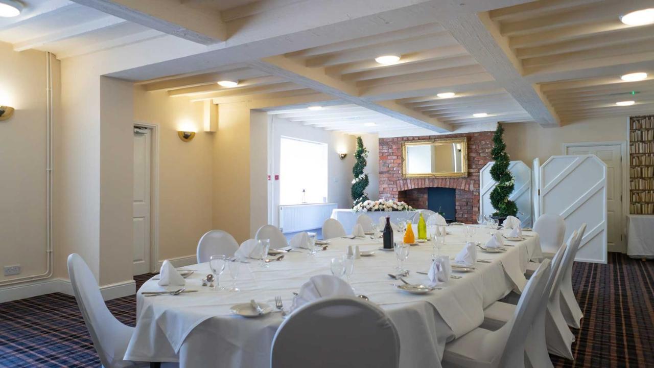 Hotel Wrexham Extérieur photo